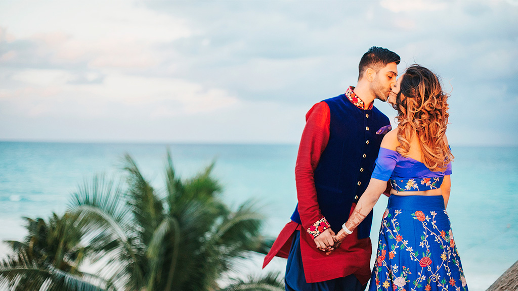 Todo sobre las bodas de playa estilo hindú