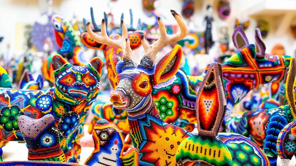 Descubre el Mundo del Arte Huichol en Riviera Nayarit