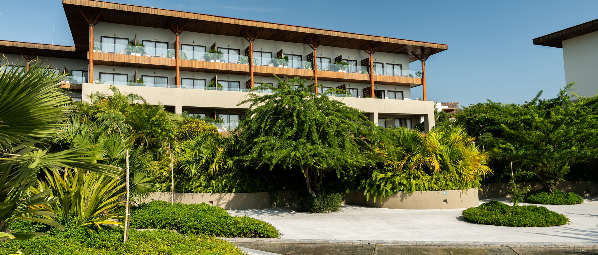 La Primavera en Armony, El Jardín Secreto del Pacífico