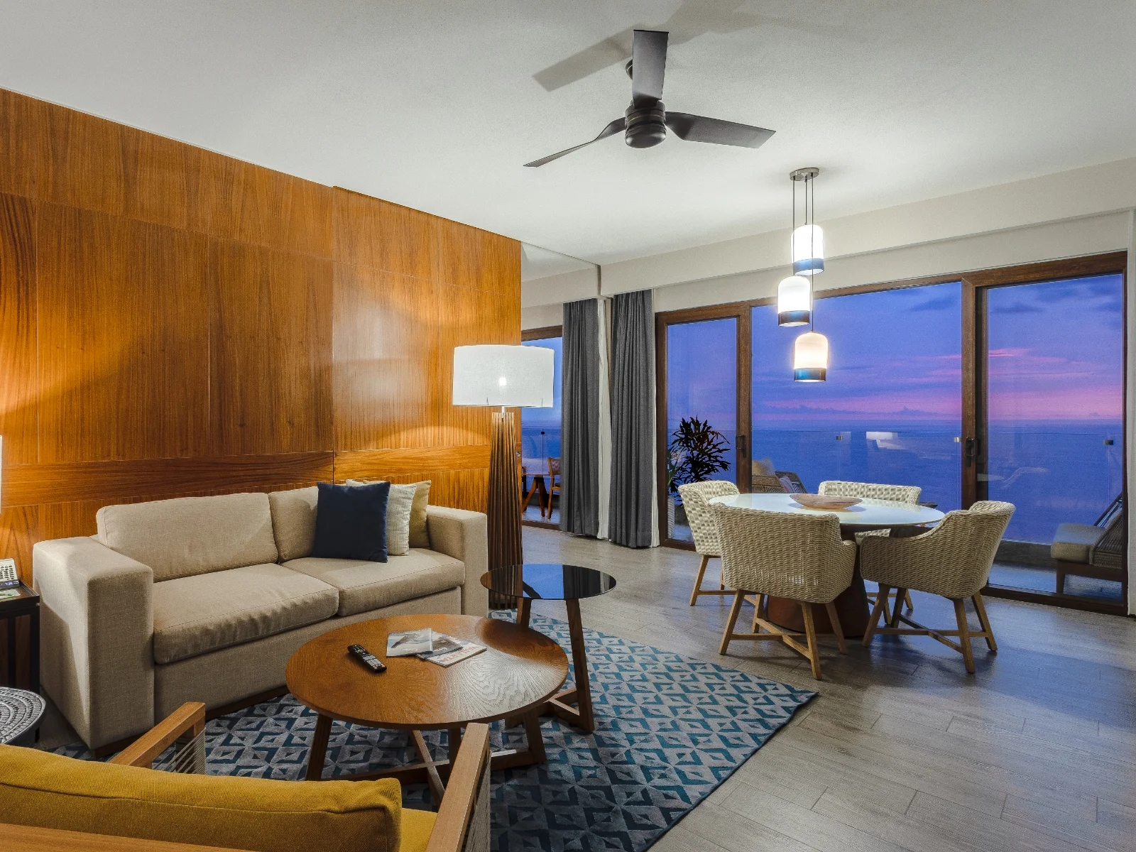 Suite Armony de Dos Habitaciones Conectadas – Vista al Mar